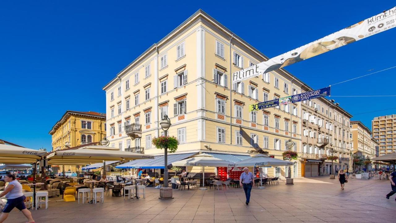 Main Square - Lloyd Apartment Rijeka Exterior foto