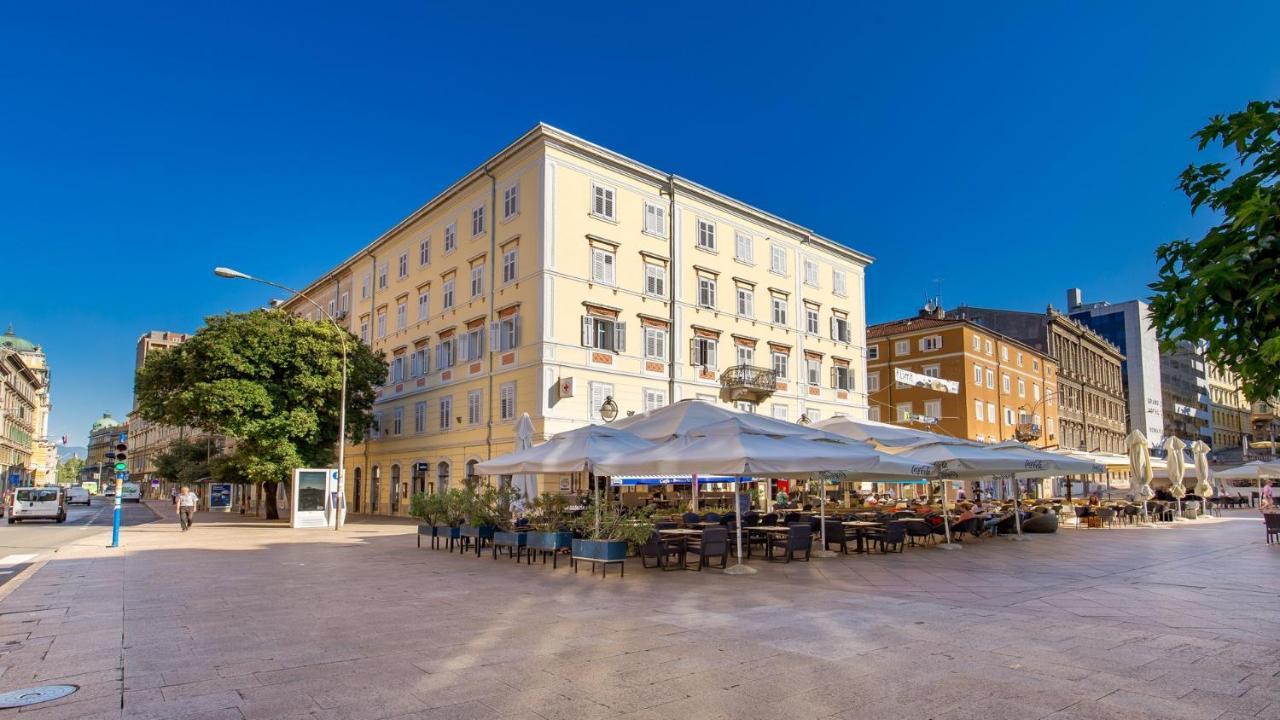 Main Square - Lloyd Apartment Rijeka Exterior foto