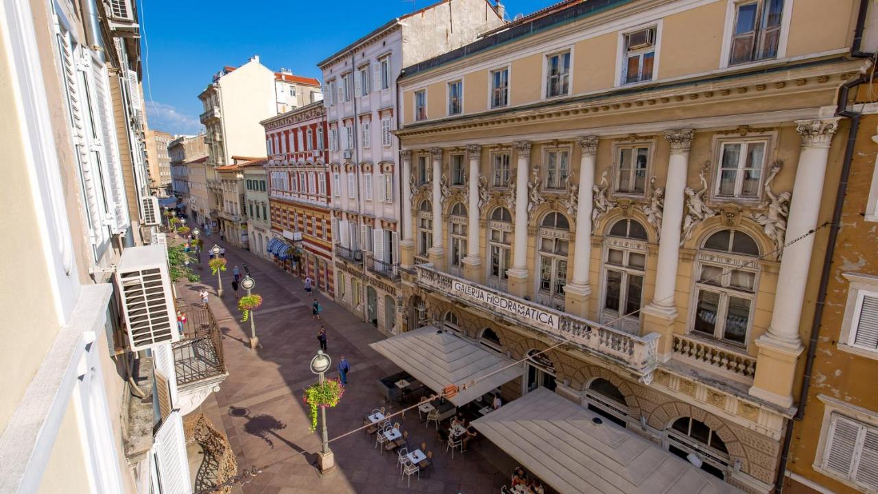 Main Square - Lloyd Apartment Rijeka Exterior foto